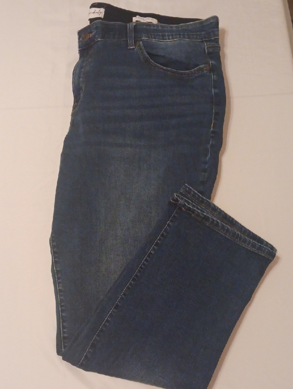 Wonderly Mid-Rise Straight Jeans in Dark Blue
